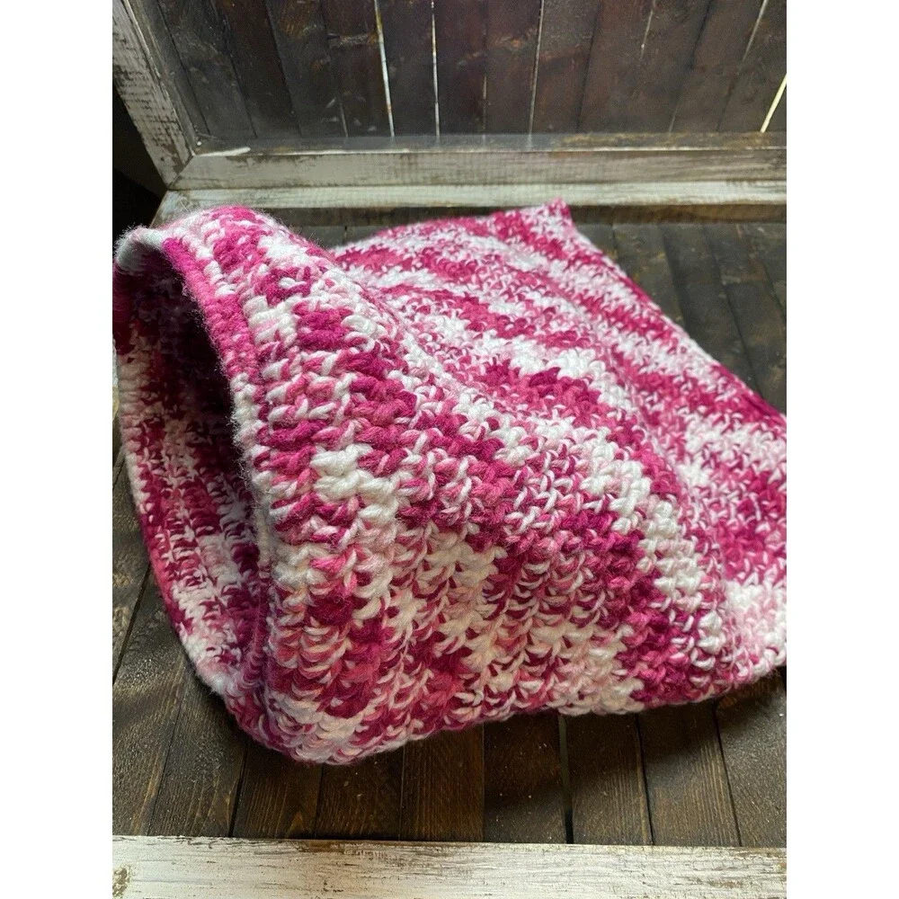Handmade Crochet Pink/White Cat Cave Cat Bed Hideaway Warm Snuggle Cave L